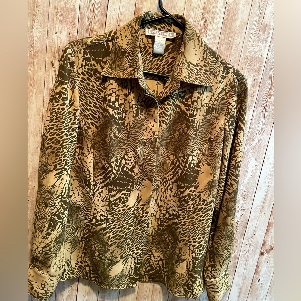Woman beautiful blouse size 6